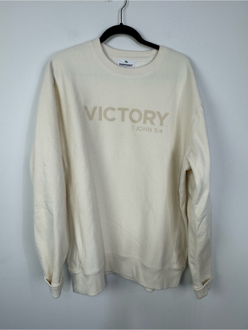 Independent Victory 1 John 5:4 Christian Bible Verse Crewneck Sweatshirt